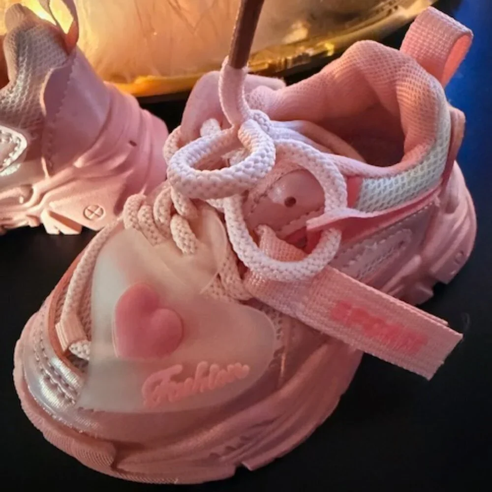 Baby Pink Chunky Toddler Sneakers Heart Charm Size 6 EU 21 NWT